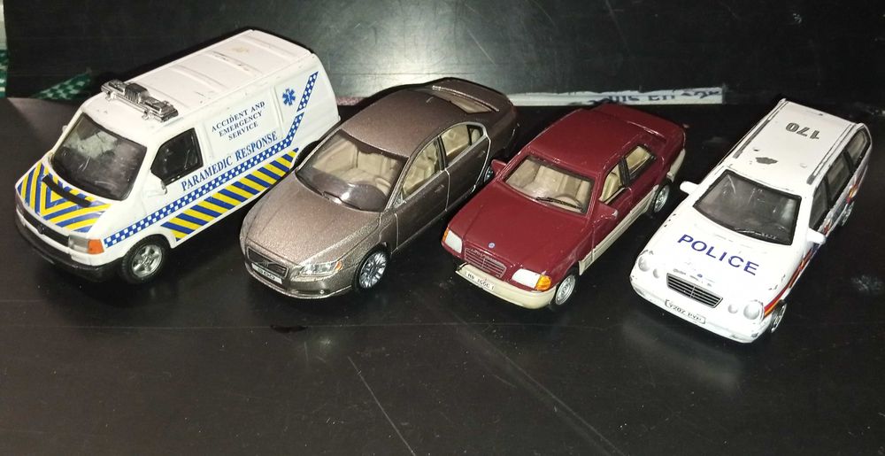 Моделі авто Cararama Volkswagen, Volvo,Mercedes 1:43
