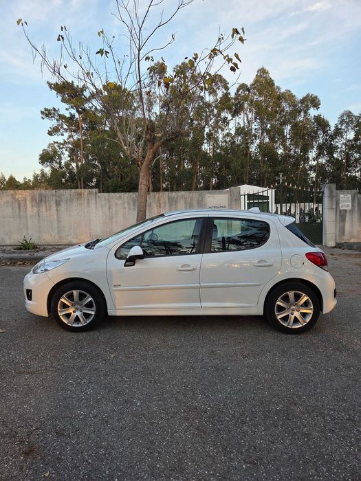 Peugeot 207 1.6HDI 99G
