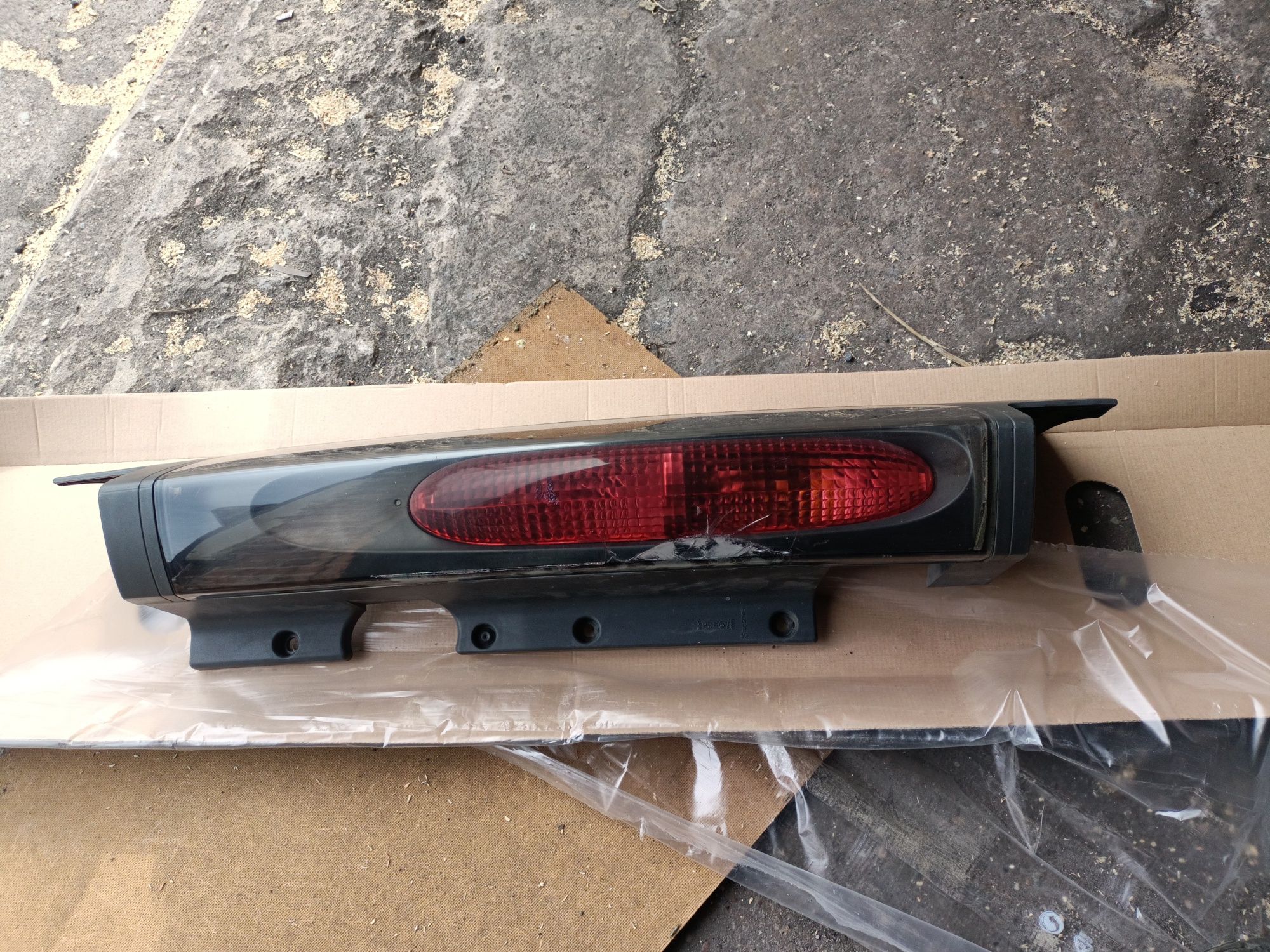 Lampa tył renault Trafic