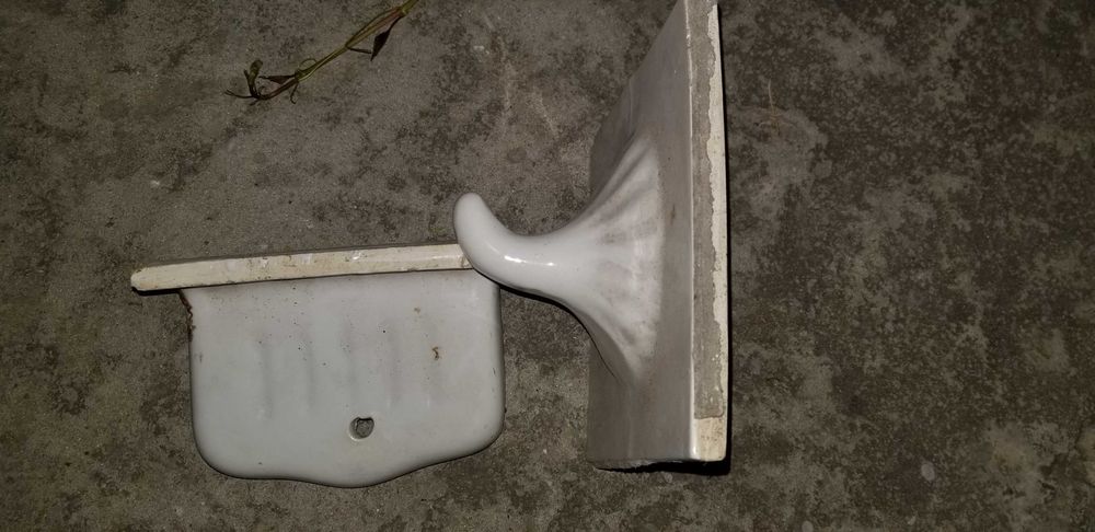 Гак та мильниця ретро