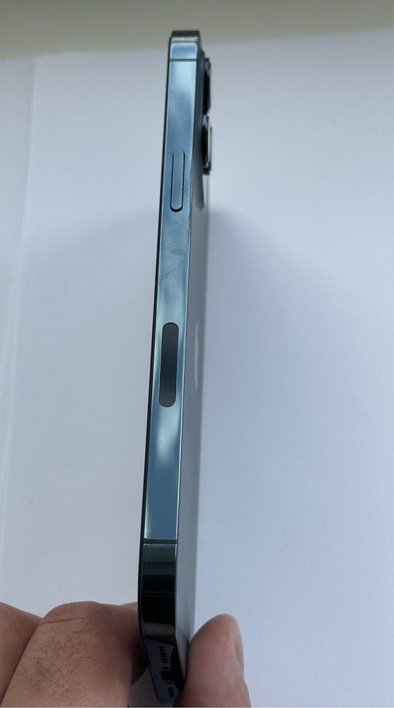 iPhone 12 Pro Max 128 GB - в ідеальному стані.