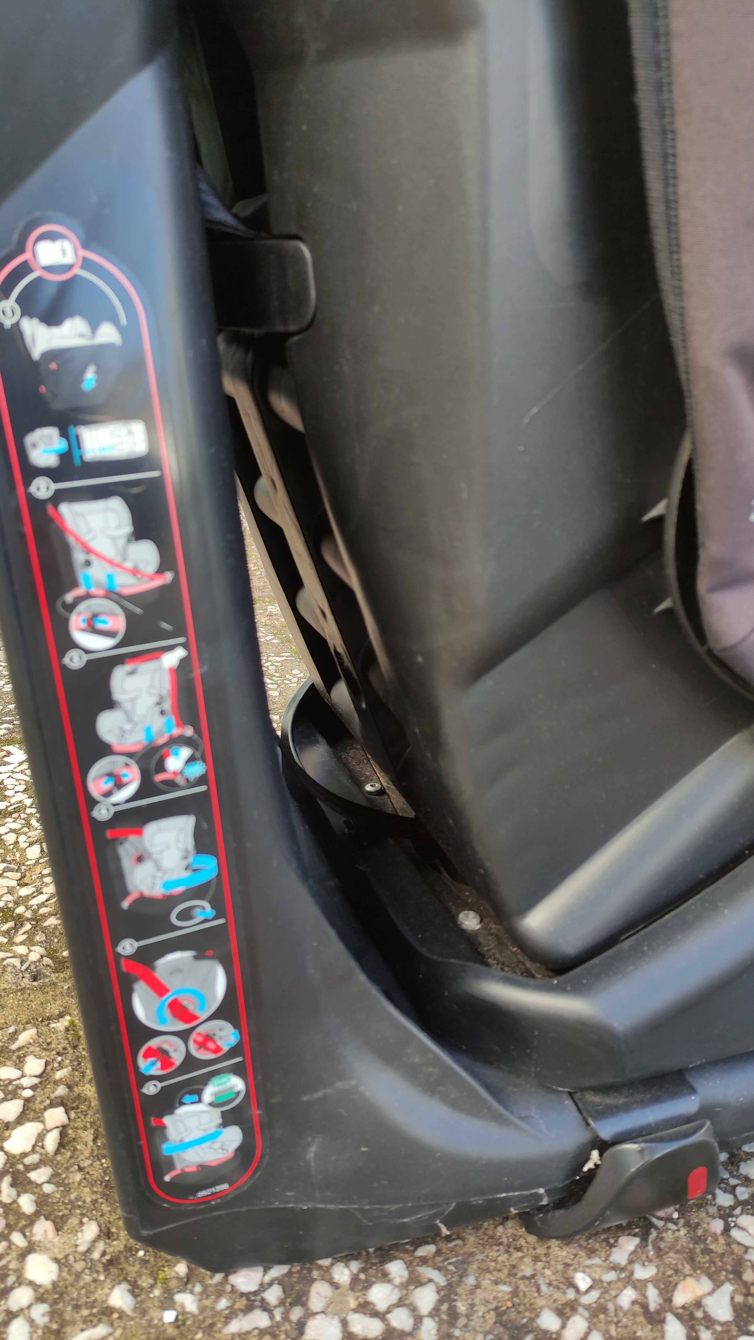 Cadeira auto rotativa Axiss da Bebe Confort