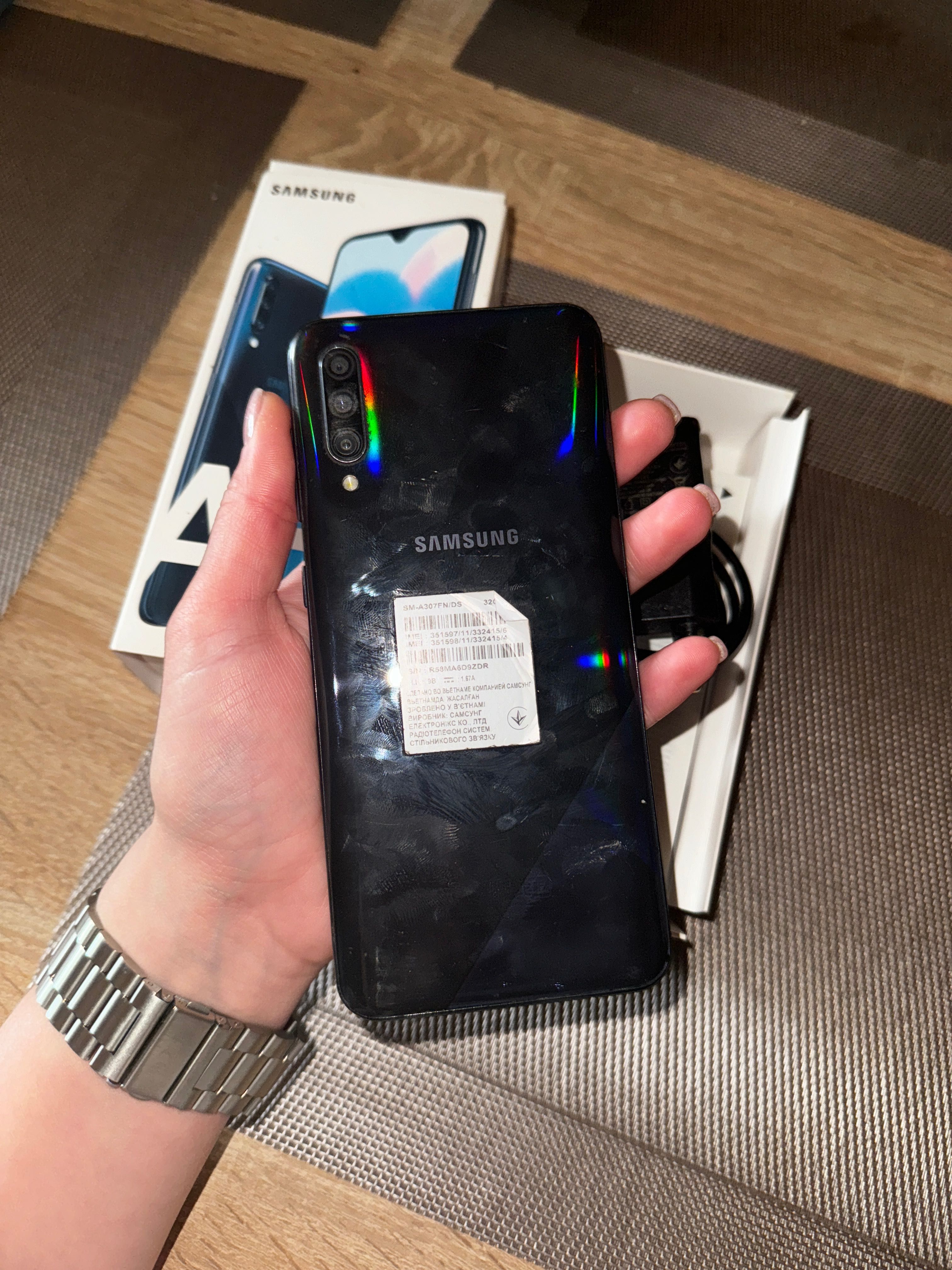 Samsung A30 телефон