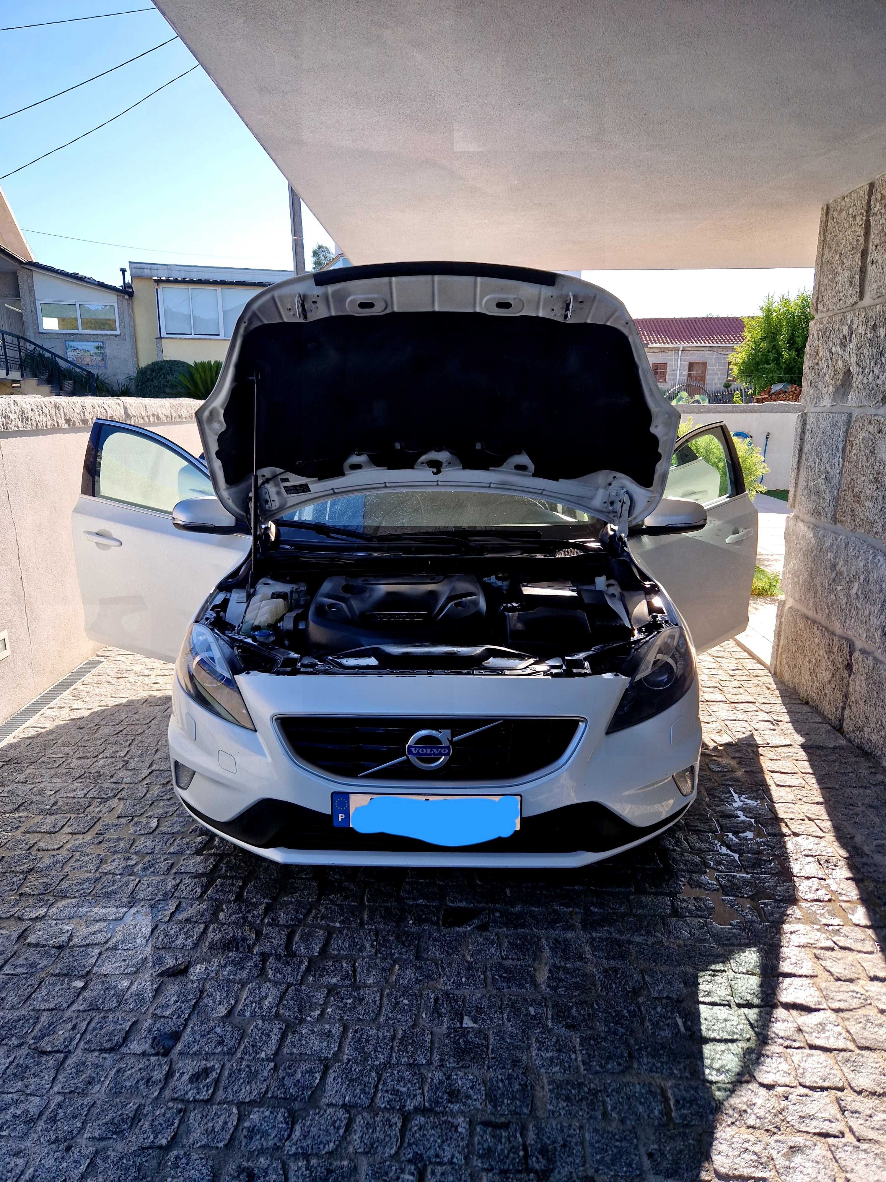 Volvo V40 R- Design 2.0 D2