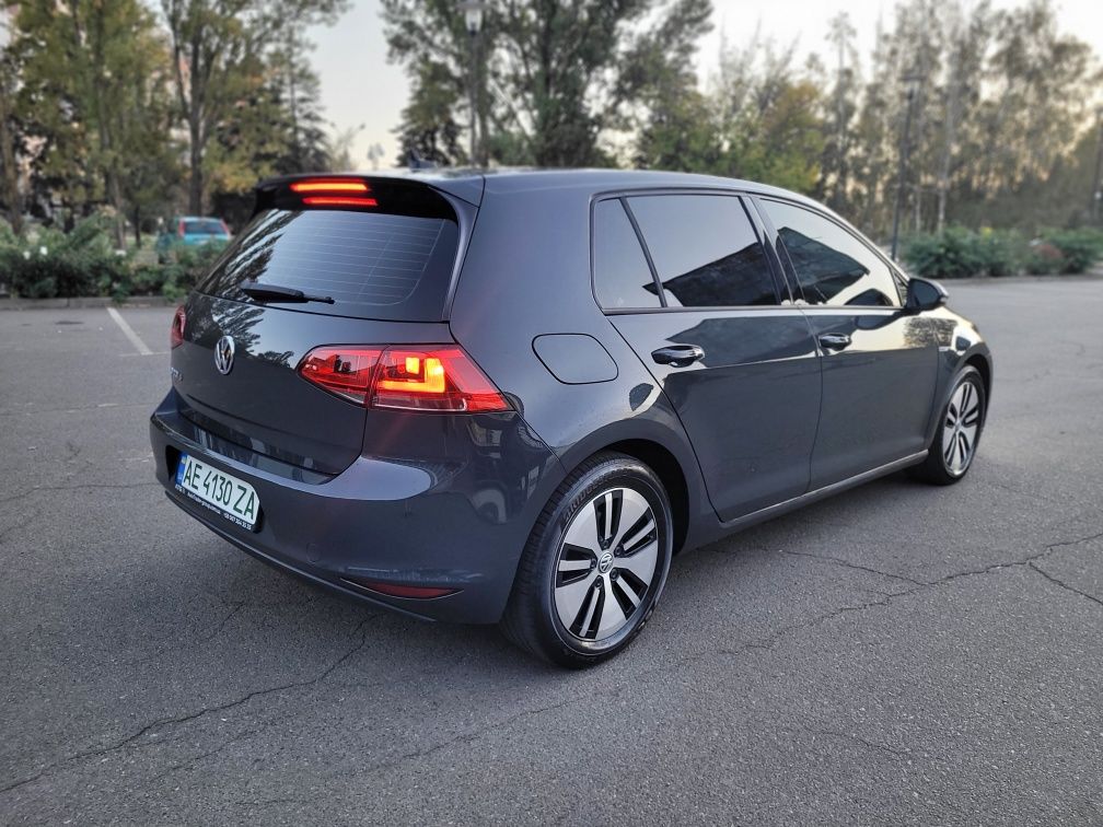 Volkswagen e-golf  чудовий стан