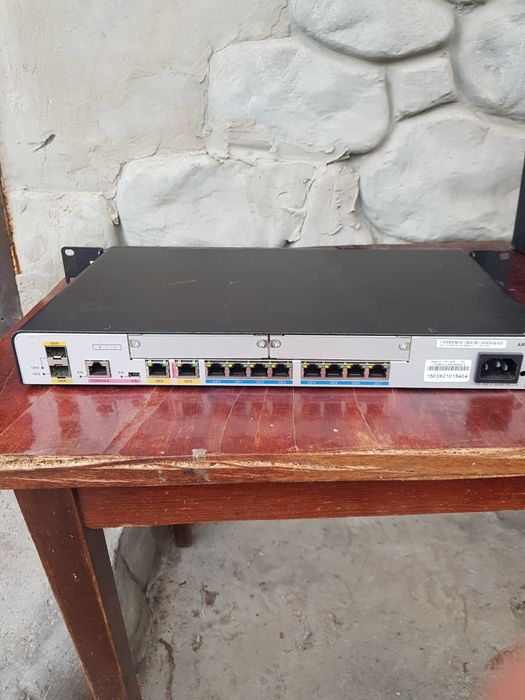 Продам Маршрутизатор HUAWEI AR1220E 
КОД ТОВАРУ: U0421217 маршрутизато