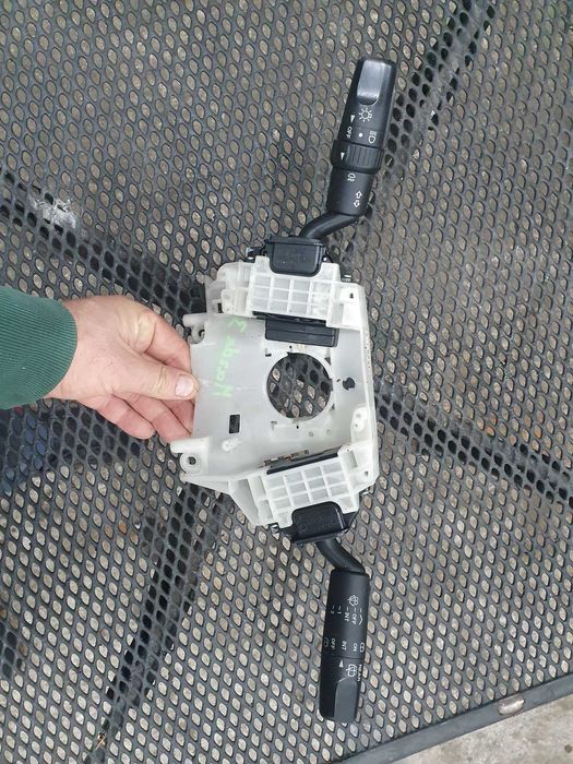 Przelacznik swiatel wycieraczek kierunkow Mazda 3 Bk sprawny