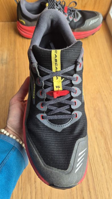 Brooks cascadia 16 44 розмір топові трейлові кроси