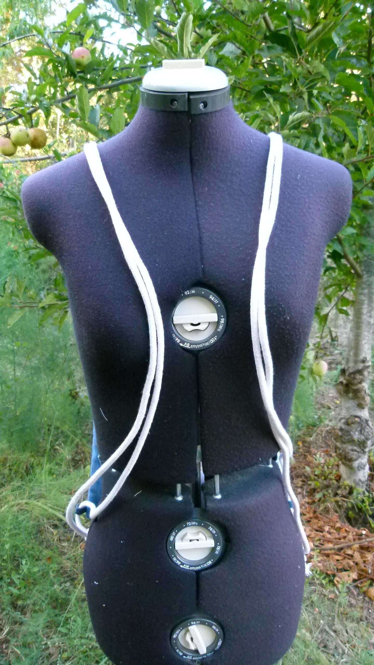 Mochila de ganga com cordão e bolsos feita à mão