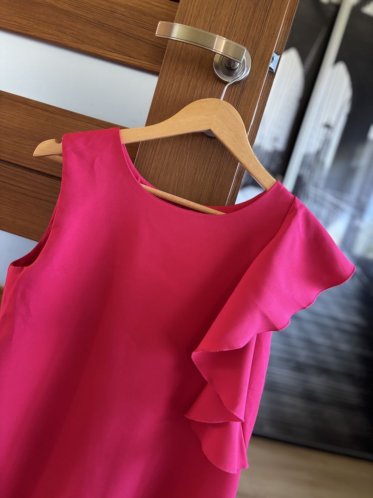 Elegancka sukienka z falbanką s 36 na wesele