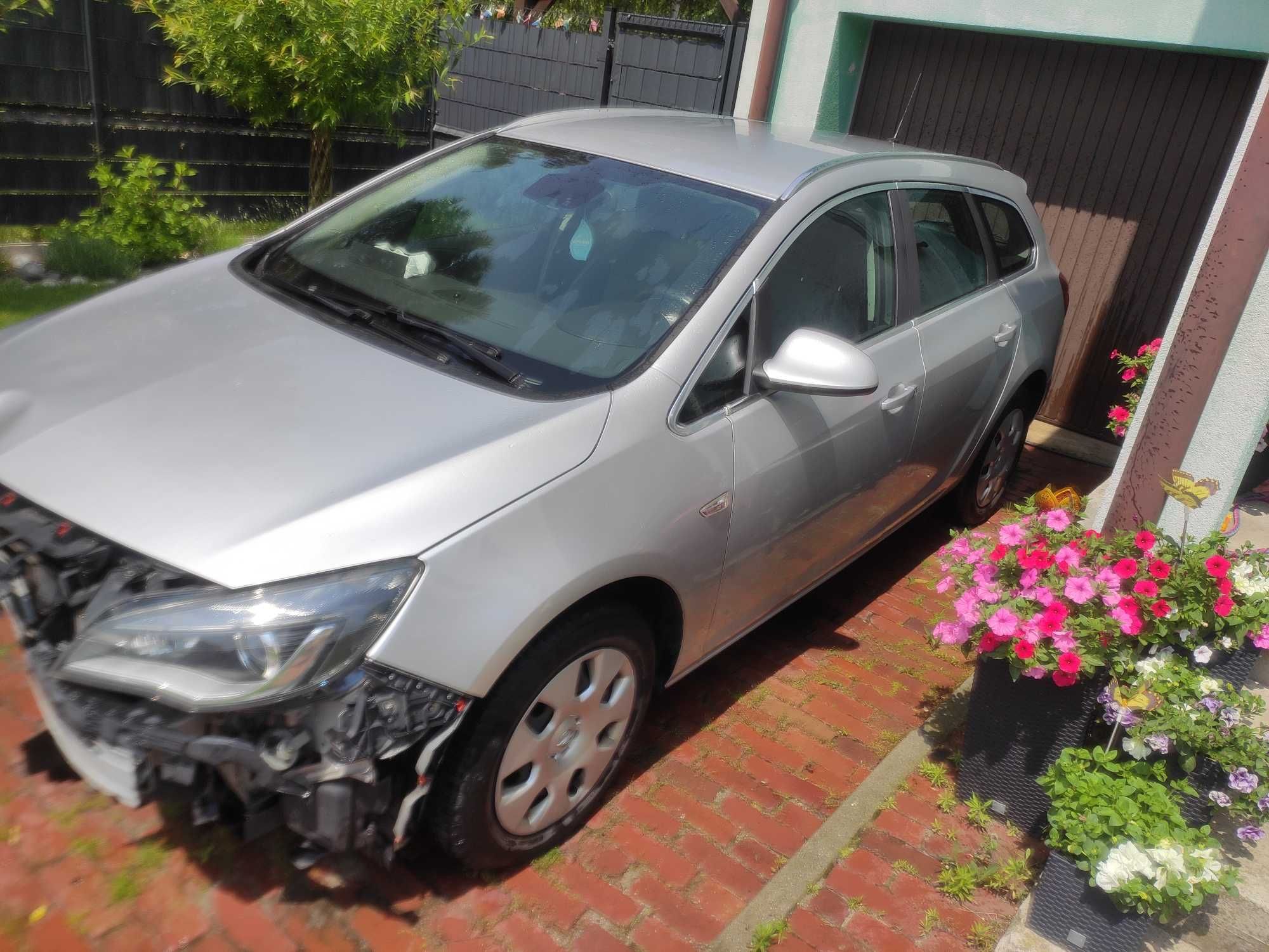 Opel Astra J Kombi 1.7 CDTI wersja Cosmo