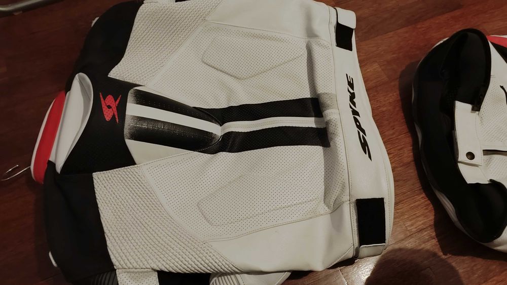 Fato mota spyke perfurado 2 peças