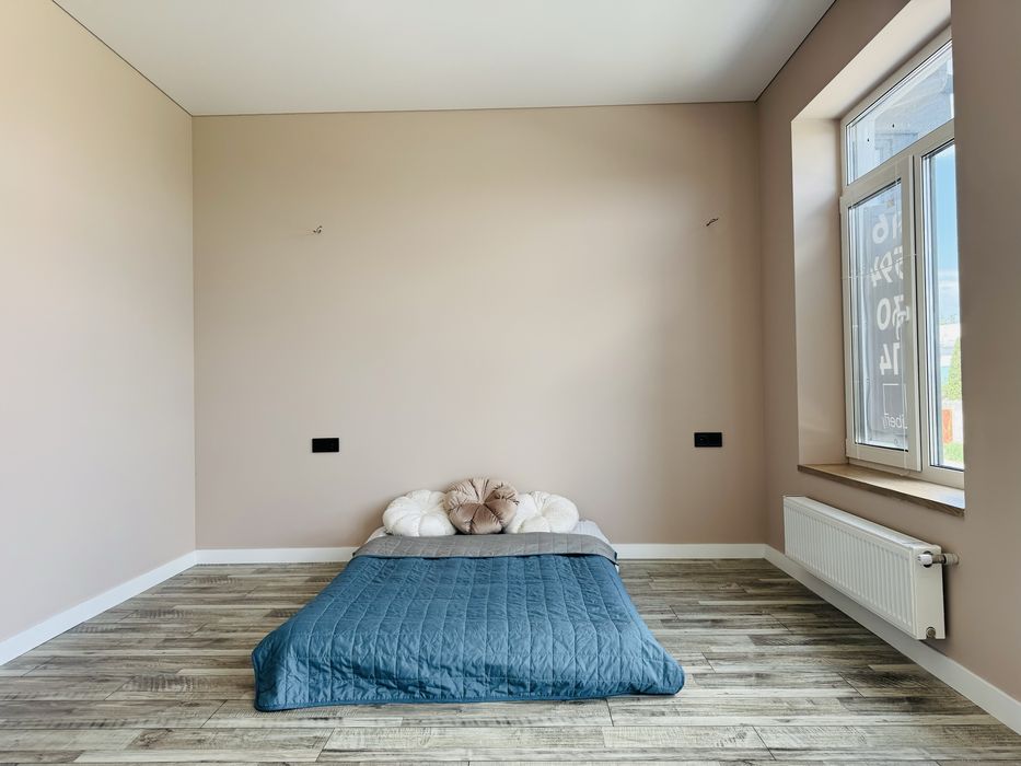 таунхаус з НОВЕСЕНЬКИМ  ремонтом в зручній локації