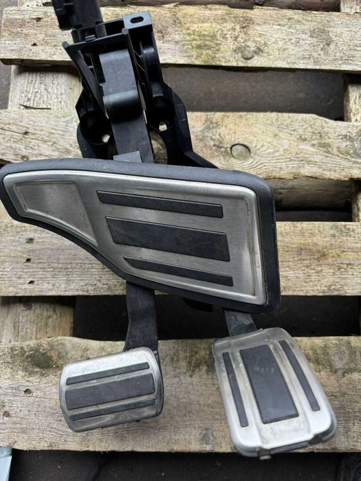 Pedały Opel Astra L automat GS