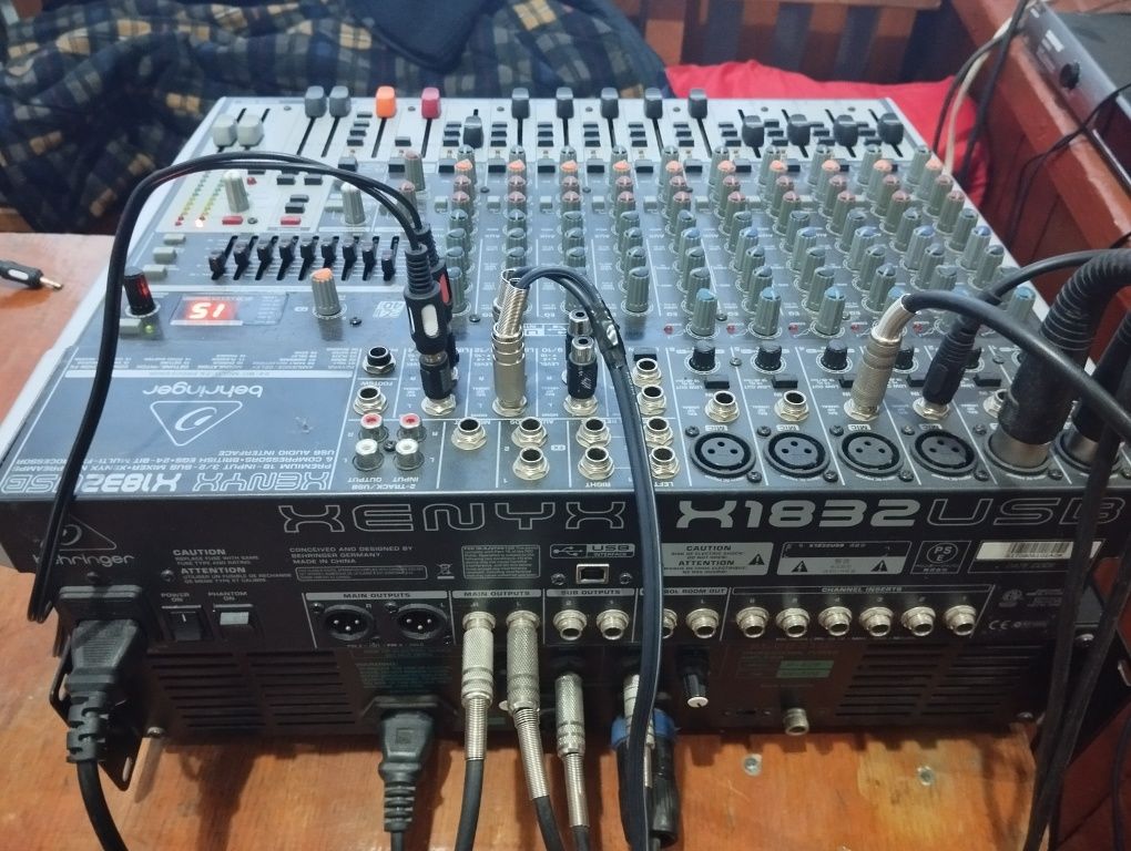 Продам мікшерний пульт Behringer Беренджер XENYX X1832USB.