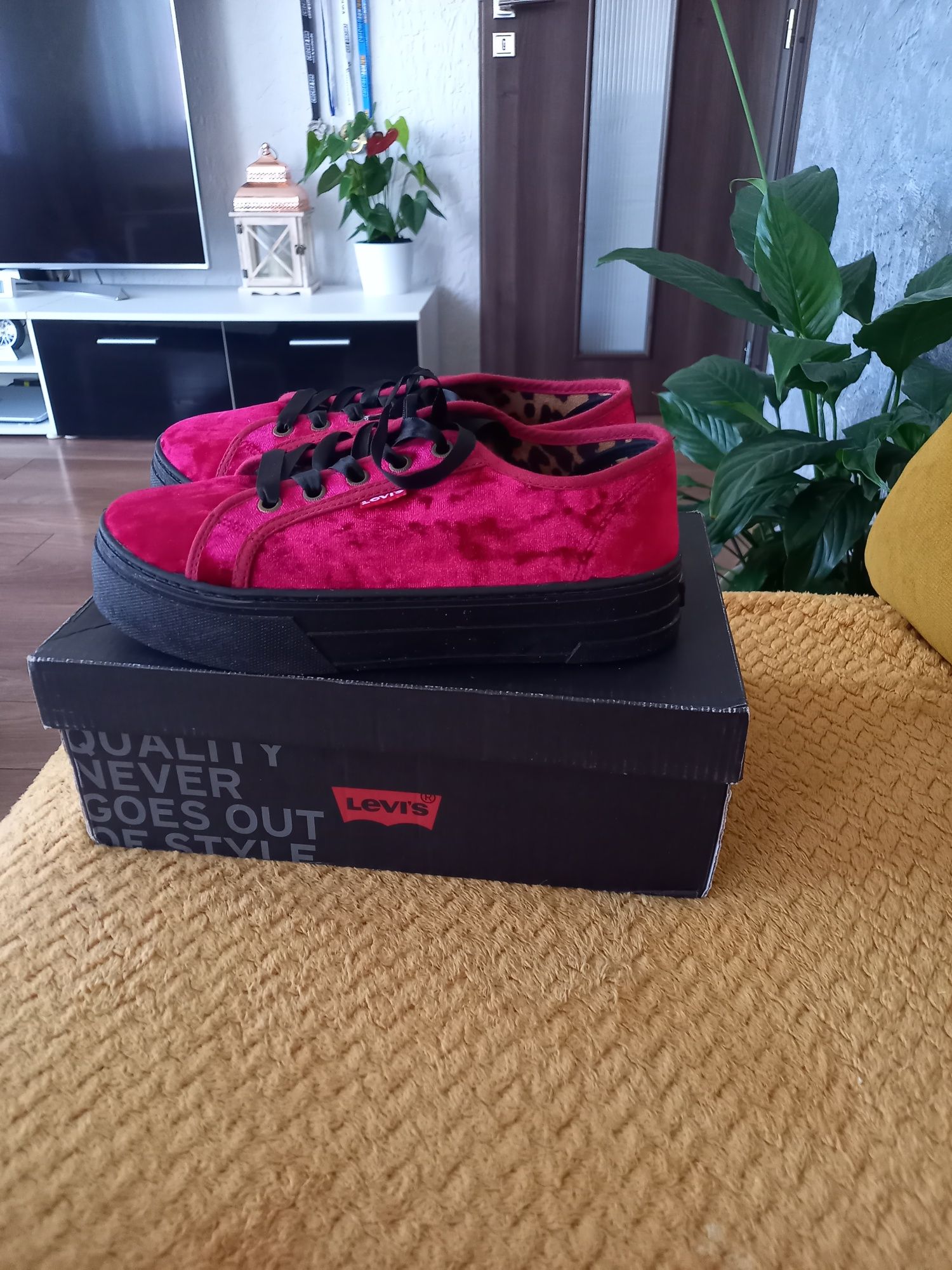 Okazja Trampki Lewis 38