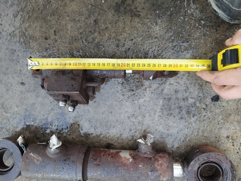 siłownik hydrauliczny 30cm z zamkiem, 53cm 2013 rok