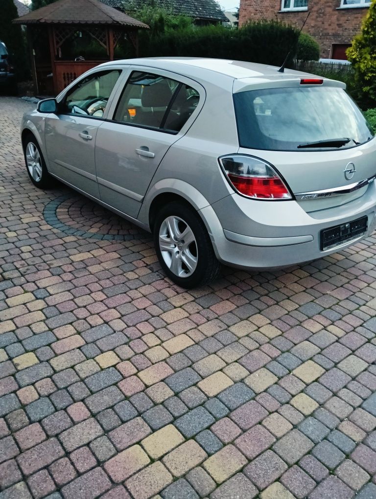 Samochód osobowy Opel Astra