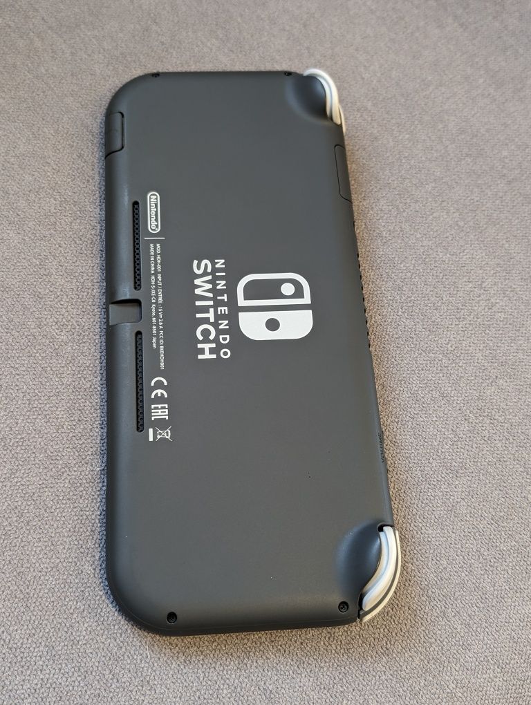 Nintendo Switch Light grey z etui
