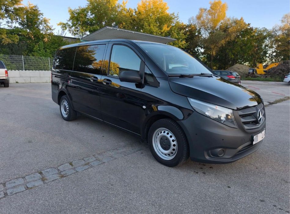 Aluga se Mercedes Vito 9 lugares