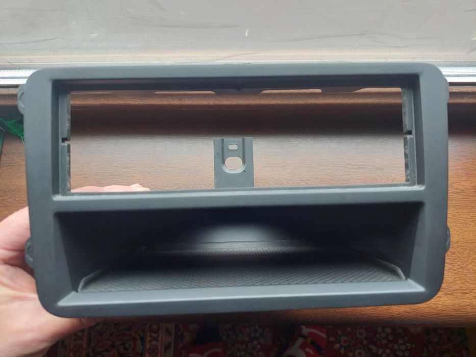 Продам рамку 1-din магнитоллу
