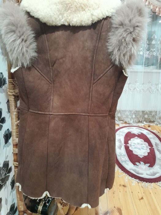 Тепленька натуральна безрукавочкa Hand made