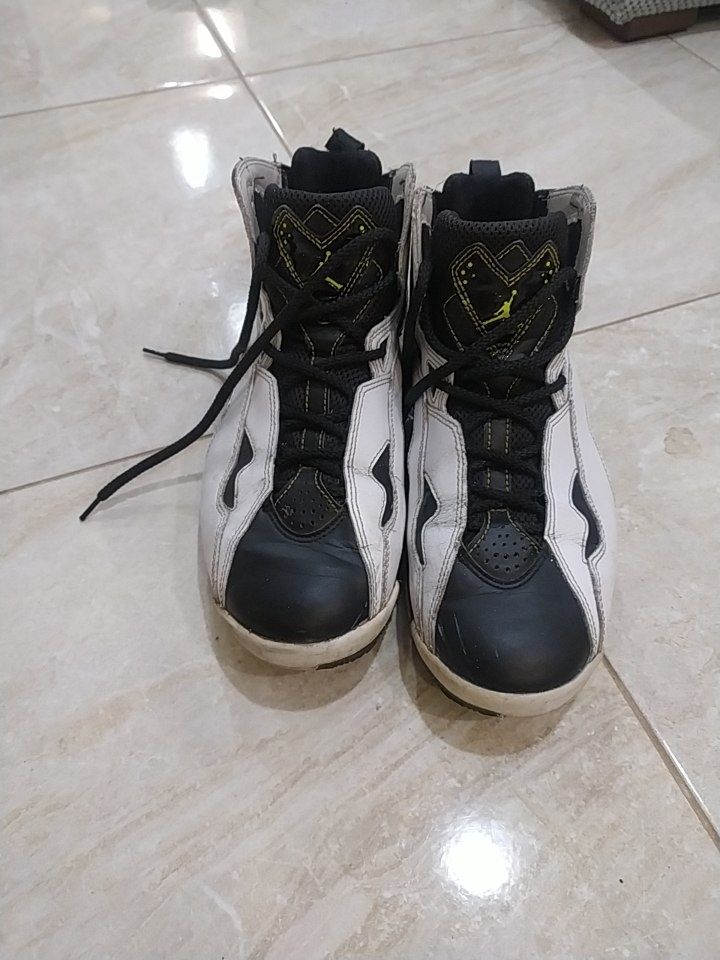 Jordan true flight wite/black