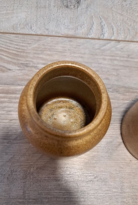 2 ceramiczne pojemniki z korkami