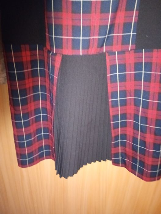 Większa sukienka w kratę