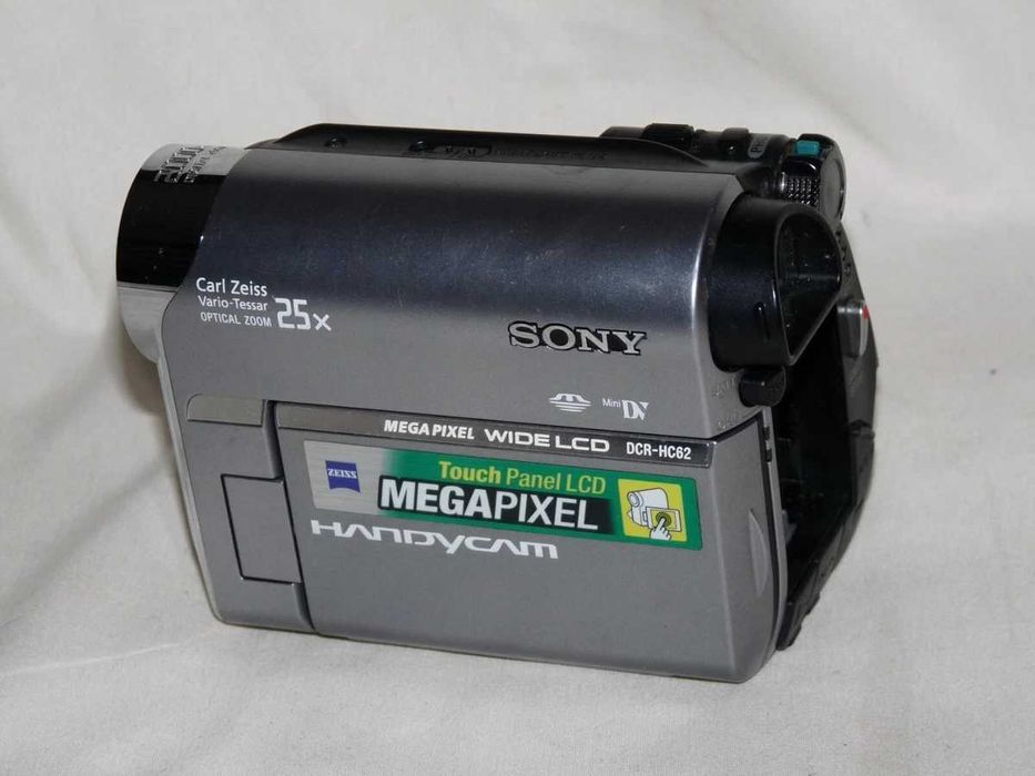 Цифровая видеокамера Sony DCR-HC62Е