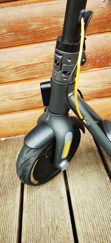 Hulajnoga Segway-Ninebot Kickscooter F40E Tylko 45km przebiegu