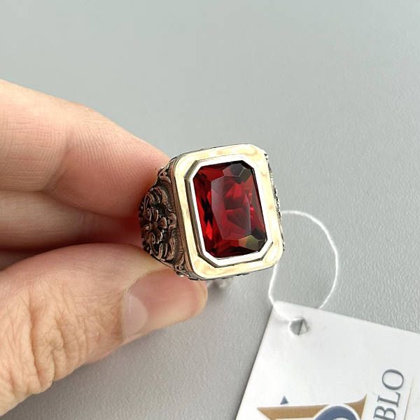Серебряная печатка массивная с красным камнем и золотом мужская 21-23