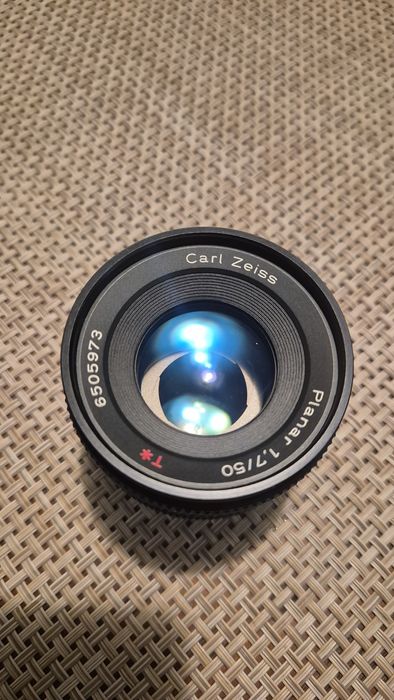 Carl Zeiss Planar T* f1.7 50mm