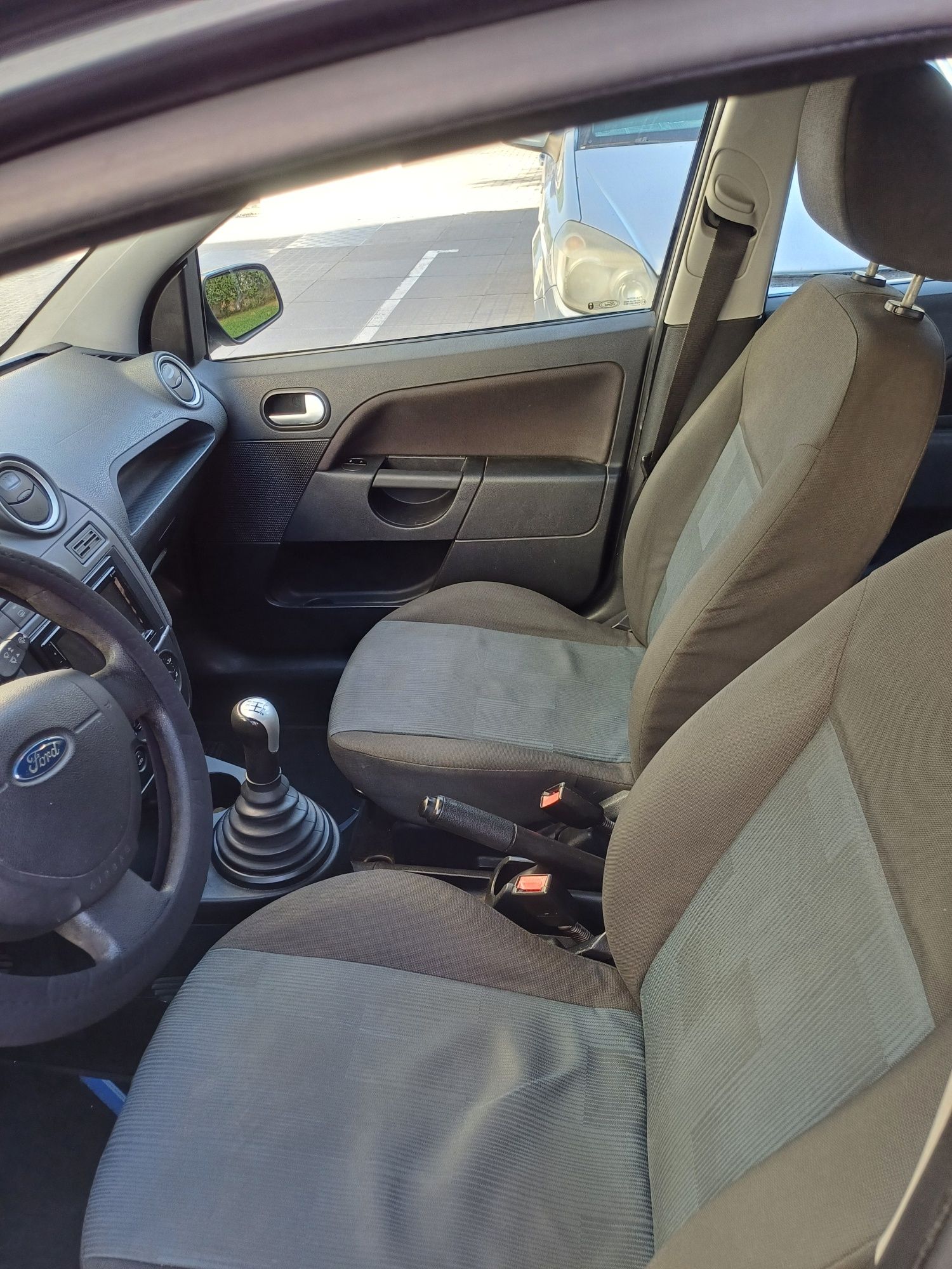 Ford Fiesta 1.4 Tdcii 5lugares de Garagem