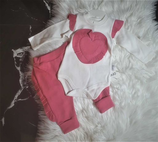 Komplet niemowlęcy różowe serce 74,80
