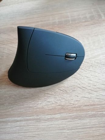 Bezprzewodowa pionowa mysz komputerowa