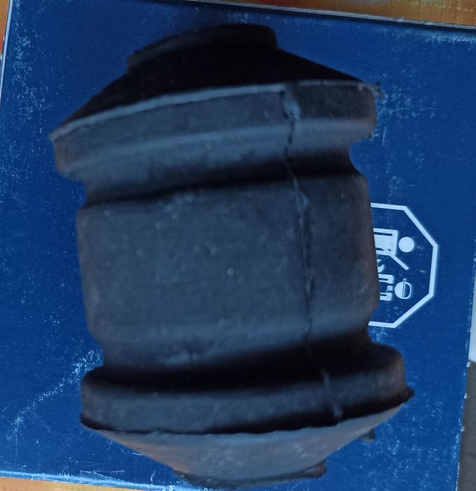 Салінблок передньої підвіски ричага 12228  01 009