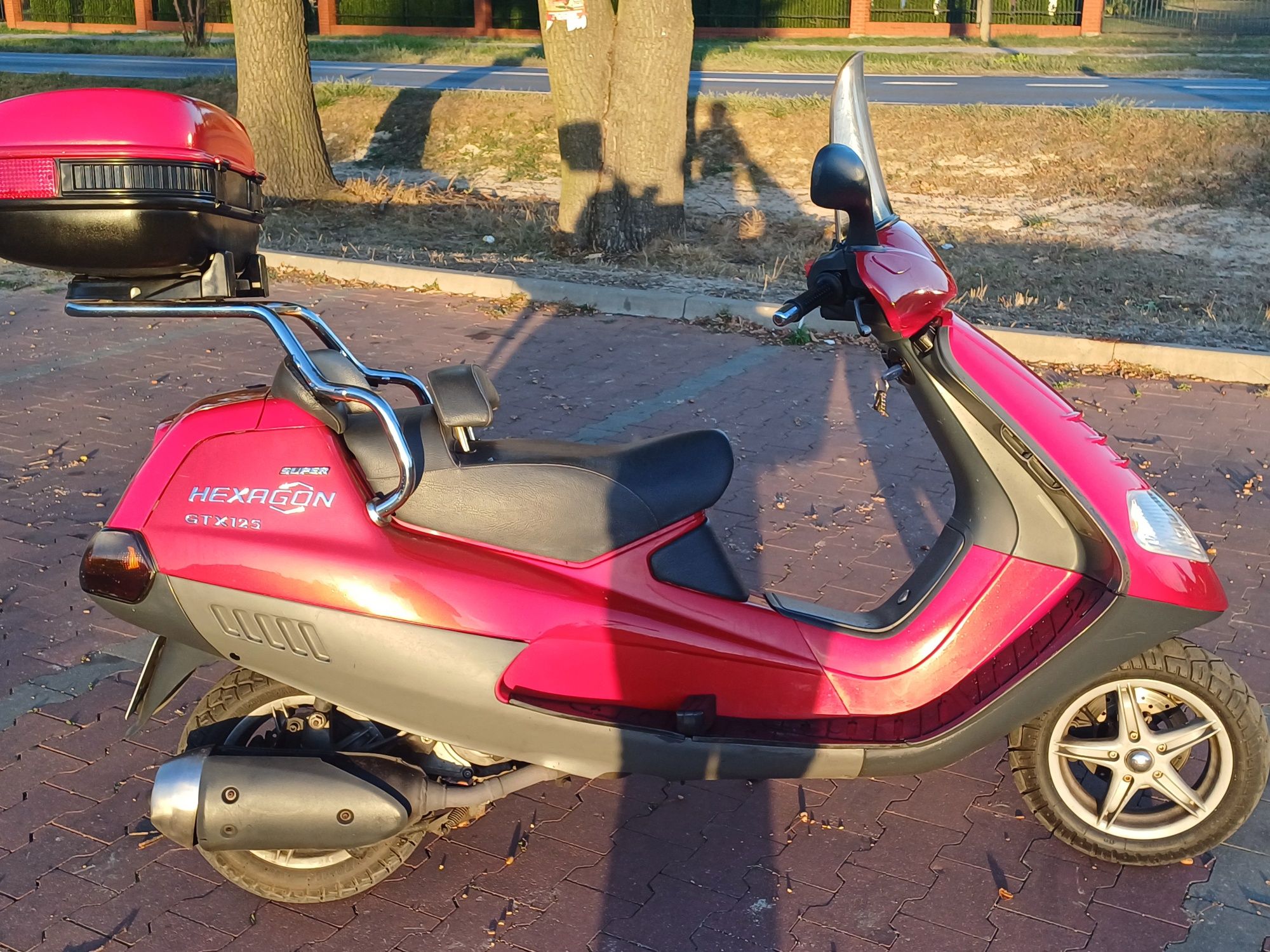 Sprzedam Piaggio Hexagon.