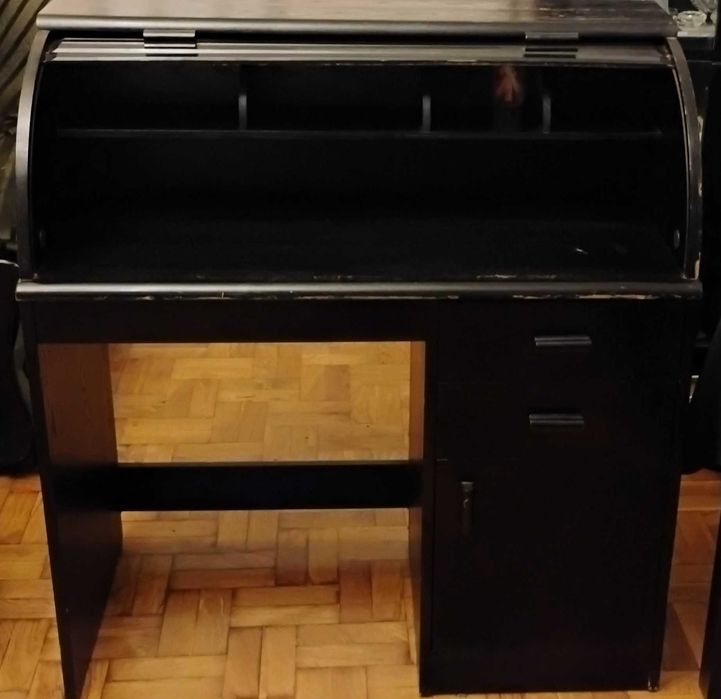 Biurko czarne z otwieranym blatem