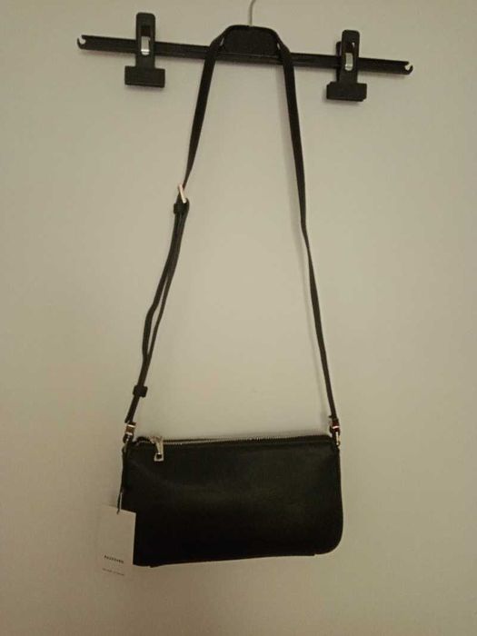 Маленька сумка кросс-боді шкіряна Reserved