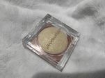 Rozświetlacz Makeup Revolution Beam Bright Compact Powder Highlighter.