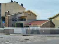 Moradia de 3 Frentes a 100m da Praia - Lavra