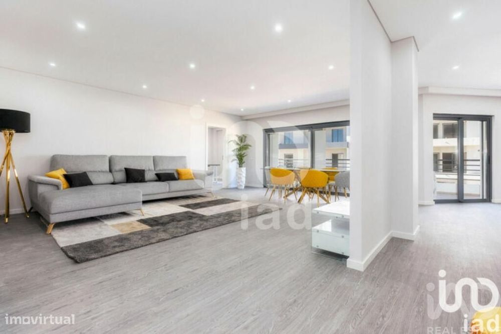 Apartamento T3 em Quelfes de 106,00 m2