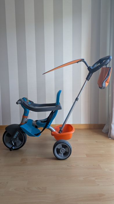 Triciclo semi novo