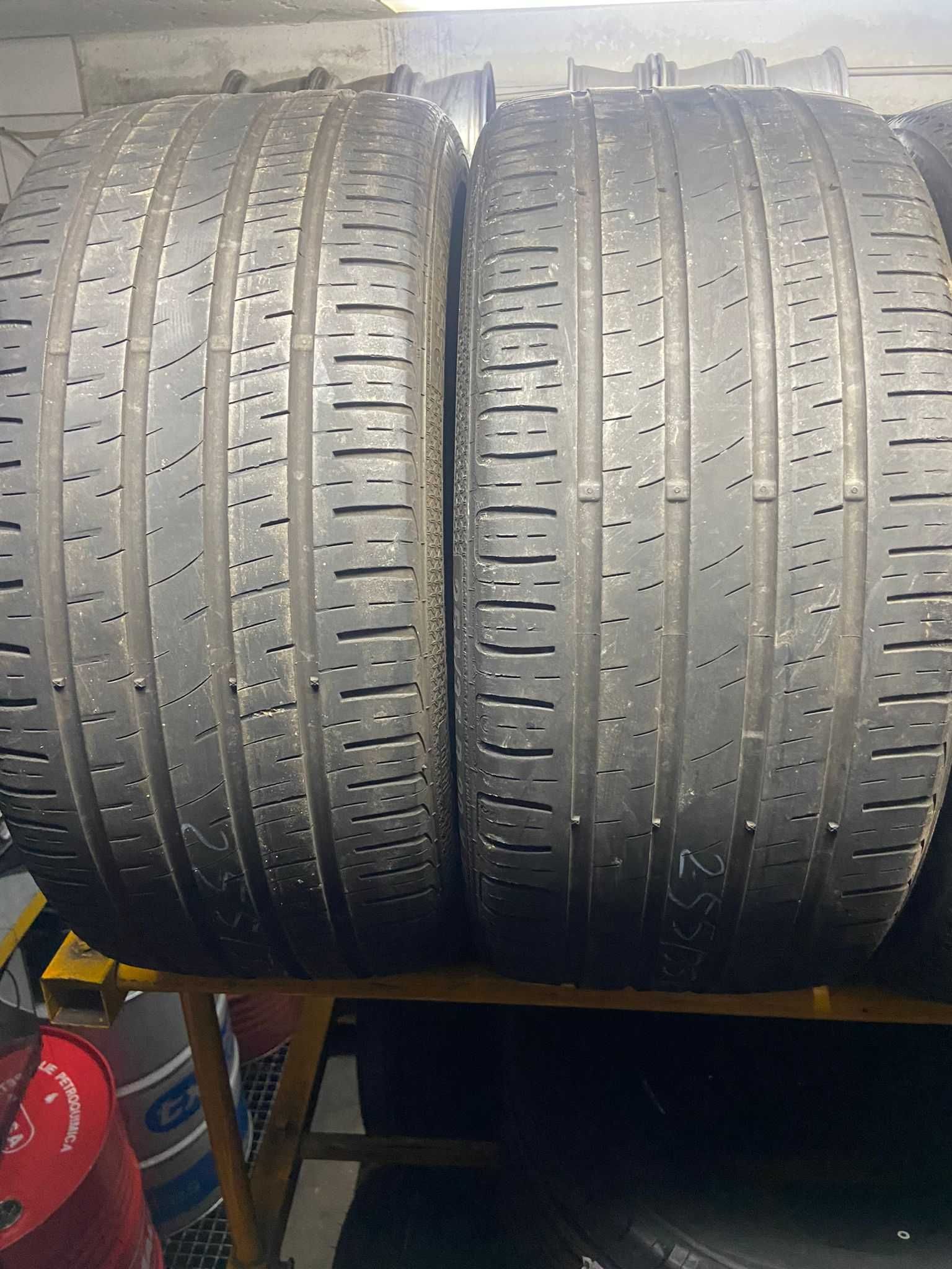 Pneus semi-novos 255/40R20