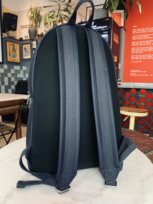 Mochila Lacoste, azul-escuro.