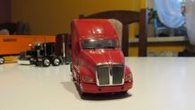 Model firmy Tonkin Replicas 1:50 kenworth (3)
