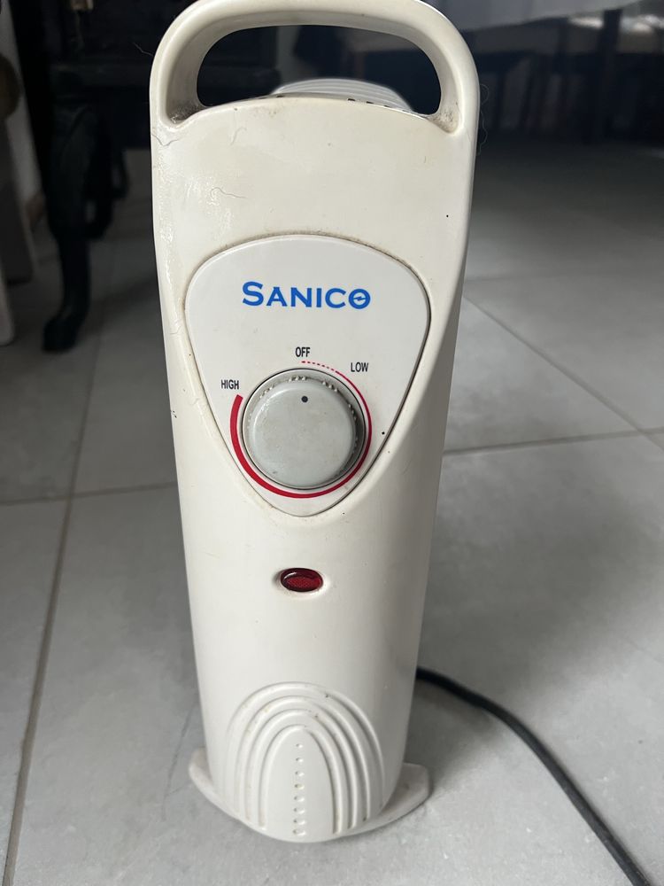 Maly grzejnik Sanico 800W