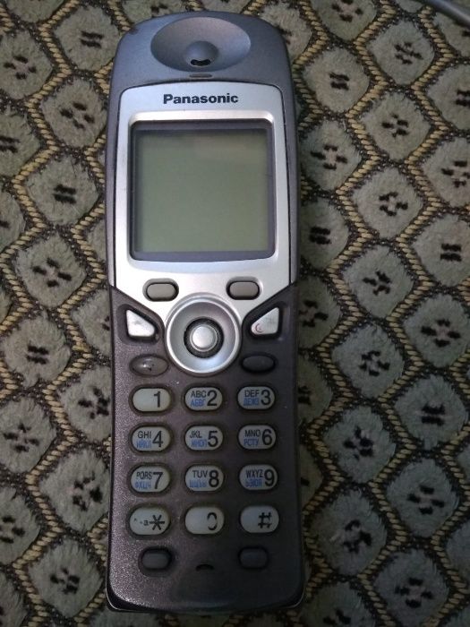 Радиотелефон Panasonic с определителем номера