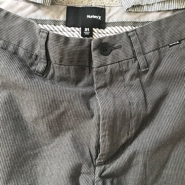 Calções Hurley (size 30) e Old Navy (size 28) surf